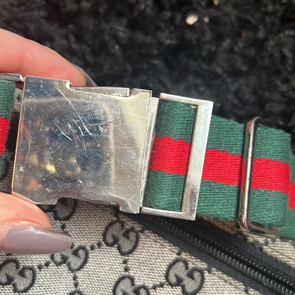 Not authentic Gucci over the shoulder bag or Fanny pack whichever you prefer - Picture 7 of 7